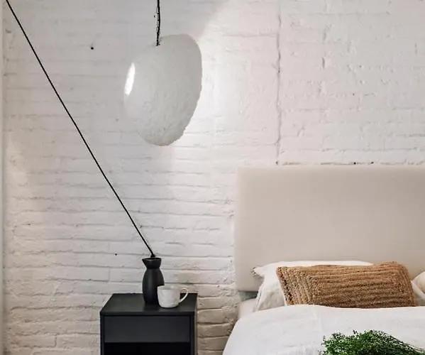 Zuheros - 2 Bedrooms In Eixample Dreta Barcelona