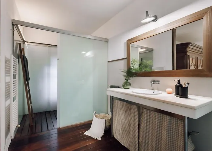 Apartment Zuheros - 2 Bedrooms In Eixample Dreta *