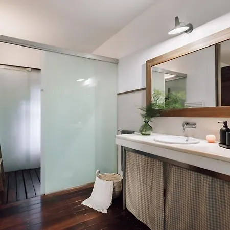 Apartment Zuheros - 2 Bedrooms In Eixample Dreta *